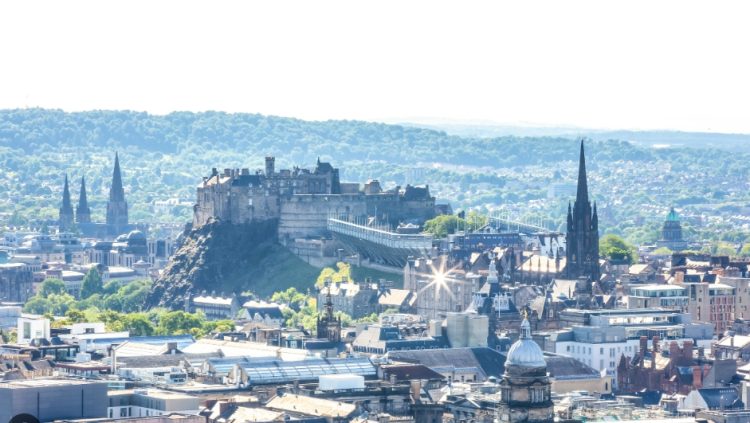 Castle Tours: Encounters and Revelations in Edinburgh