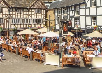 Manchester Tour: Discover the heart of industry and cultural capital