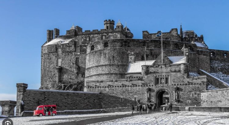 Castle Tours: Encounters and Revelations in Edinburgh