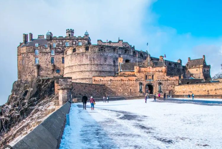 Edinburgh Travel Plan:A detailed tour of Edinburgh Castle
