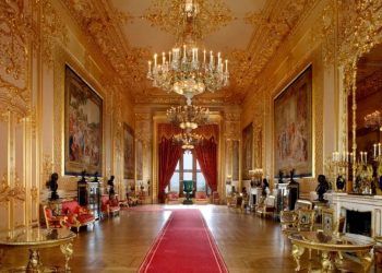 Travel plan: Visit Buckingham Palace, the heart of the British royal family