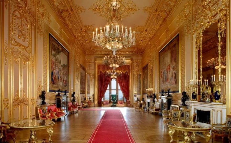 Travel plan: Visit Buckingham Palace, the heart of the British royal family