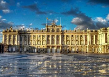 The Royal Palace of Madrid: a brilliant palace of history and art, a glorious witness of the Spanish royal family