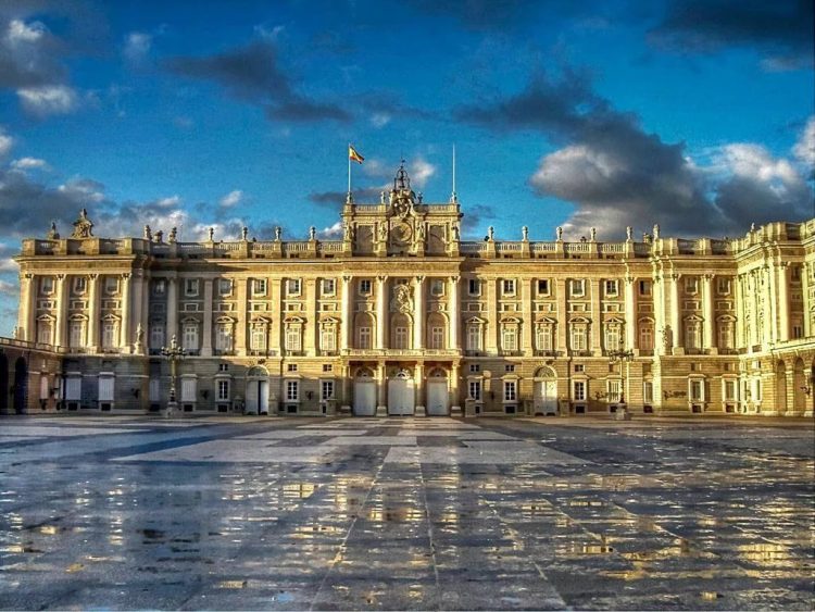 The Royal Palace of Madrid: a brilliant palace of history and art, a glorious witness of the Spanish royal family