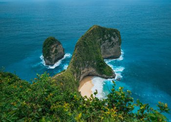 Lovers Cliff, Bali: A beautiful symphony of love and nature