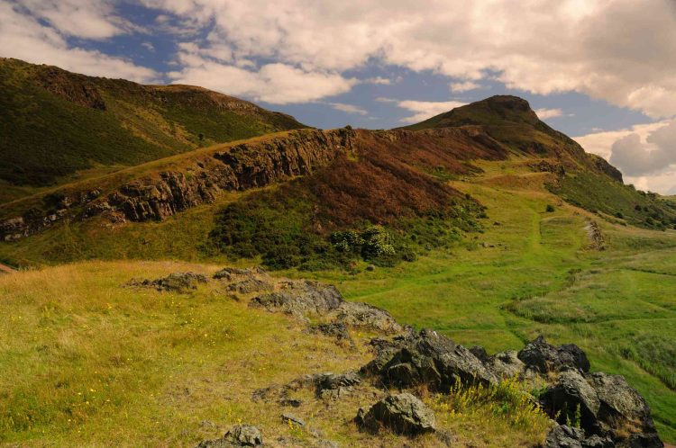 The Panoramic Splendors of Edinburgh: A Tale of Arthur’s Seat and Calton Hill