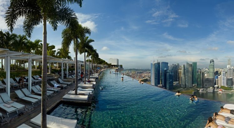A Comprehensive Guide to Marina Bay Sands in Singapore: Shopping, Gastronomy, Light and Water Show, Night View, and More