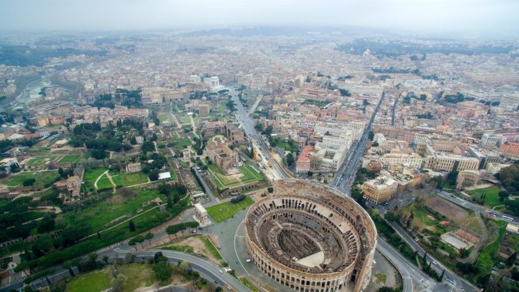 What Should You Know Before Visiting the Colosseum? A Comprehensive Guide to Experiencing Rome’s Iconic Amphitheater