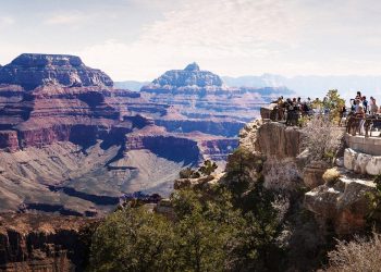 Why is Grand Canyon National Park a Must-See Destination for Nature Enthusiasts?