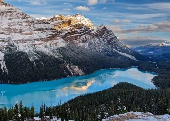 What Are the Essential Travel Tips for Exploring the Rocky Mountains?