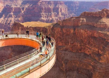 What Are the Essential Travel Tips for Visiting Grand Canyon National Park?