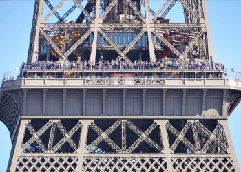 What Happens When You Finally Visit the Eiffel Tower? A Traveler’s Story from Awe to Inspiration