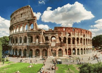 What Makes the Colosseum in Rome a Must-Visit Destination?