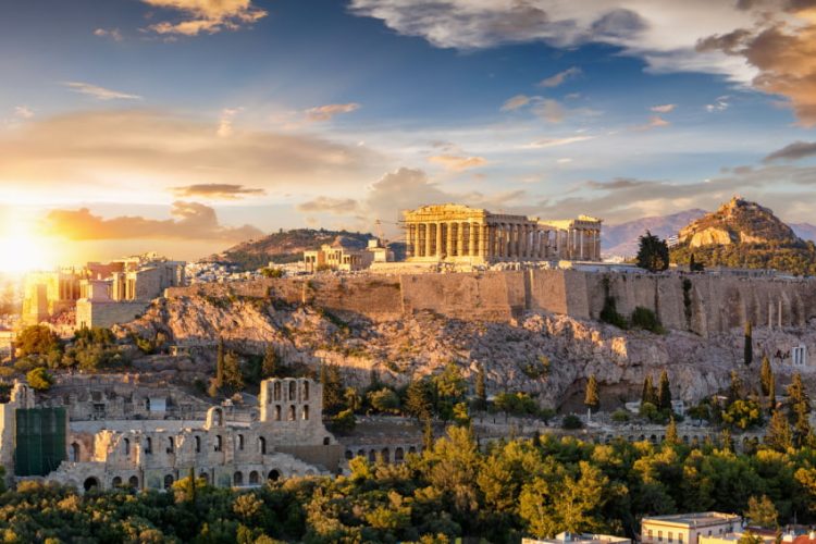 Destination Guide: Exploring the Majestic Ruins of Ancient Greece