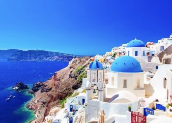 Why Do These Travel Hotspots Always Attract Swarms of Tourists?