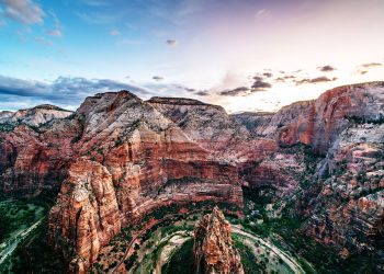 What Are the Best Travel Tips for Visiting National Parks in Different Countries? Navigating Nature and Local Customs