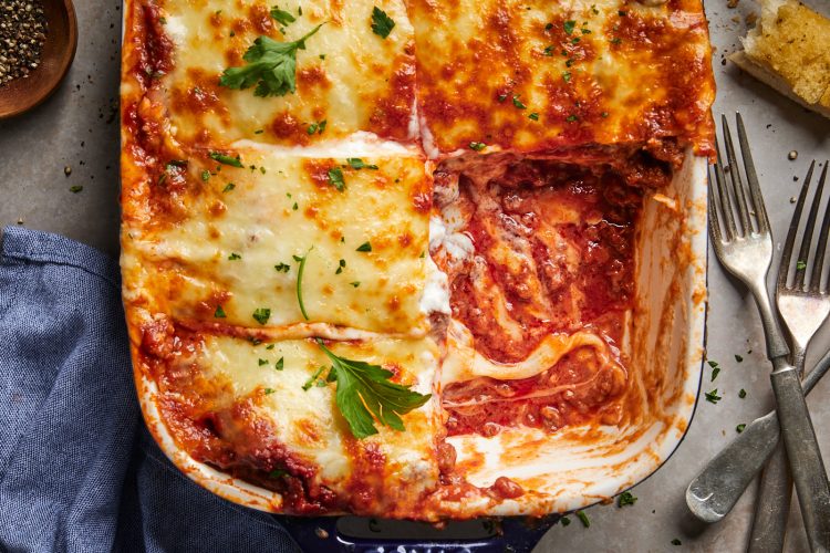 How Does Italian Pasta Connect to Regional Identity? A Culinary Journey Through Italy’s Most Famous Pasta Dishes and Their Customs