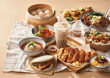 What Dining Choices Can Help You Better Experience Local Flavors?