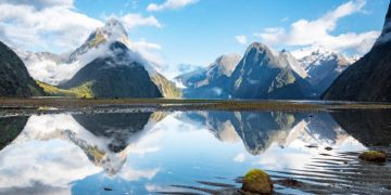 Why New Zealand’s Lakes and Mountains Are Among the Most Beautiful Natural Landscapes in the World
