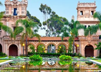 How Light and Color Influence Our Perception of Natural Landscapes