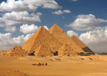 What Is the Best Way to Explore Egypt’s Ancient Wonders and Natural Beauty?
