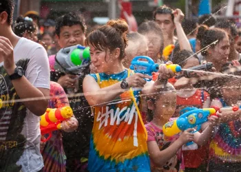 How Can You Immerse Yourself in Thailand’s Unique Festival Culture?