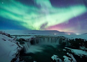 Can You Really Explore Iceland’s South Coast Without Renting a Car?