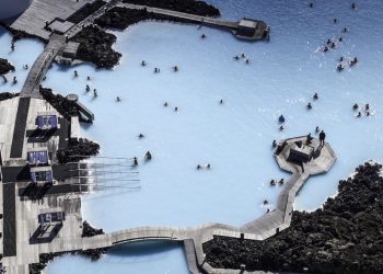 How Can You Visit Iceland’s Geothermal Hot Springs Responsibly?