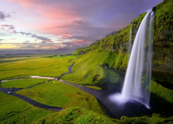Uncovering Iceland’s Hidden Natural Wonders: What Lies Beyond the Golden Circle?